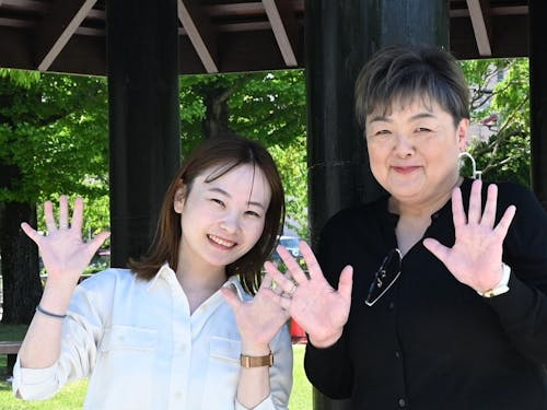 地域協働課の井森主事(左)と池川課長代理(右)※隊員の採用・任用に係るサポート