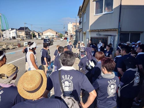 毎年全国からメンバーが集まり、地域の人と一緒にお祭りを支えます!