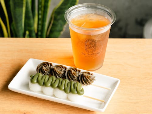 運営しているお茶カフェ「The TeaRoom KOTOHIRA」