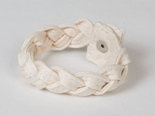 三つ編みブレスレット完成イメージ