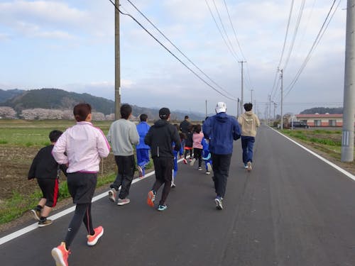 朝RUN・夕RUNには、子ども・親・高齢者・働く世代など全世代が集まります