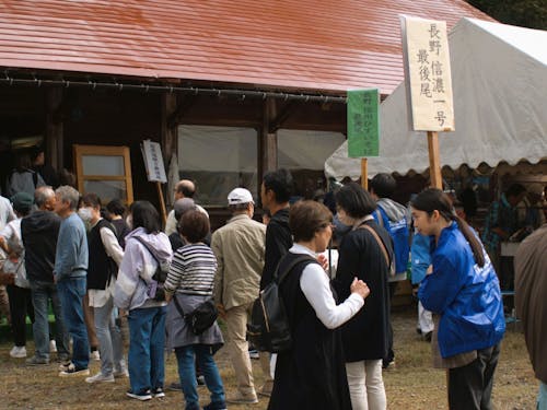 最後尾で立て看板をもってご案内していただいたり…