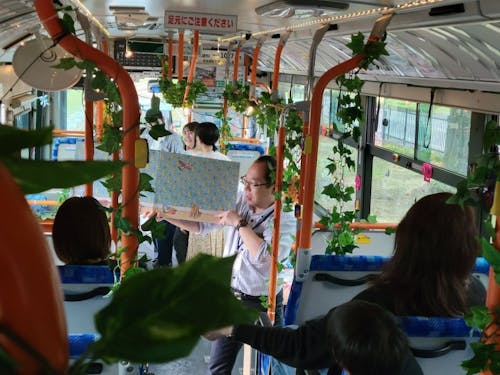 １日限定で路線バスを活用して地元の人が交流できるカフェ 