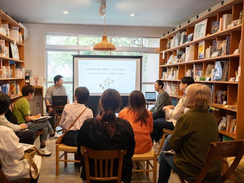 まちづくり学校の活動の様子(おんせん図書館みかんにて(2025.5))