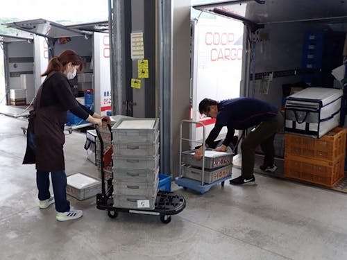 派遣先での仕事内容(商品積込作業)