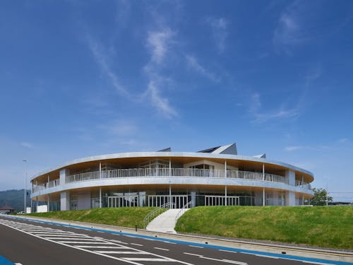 令和元年に完成した人と人をつなぐ「要」、山元町役場の新庁舎