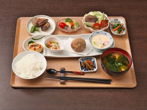 旬の地元野菜たっぷりの「おだいどこ野幸」のランチ