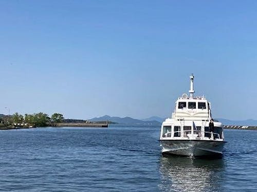 竹生島・多景島へのフェリー乗り場は目の前