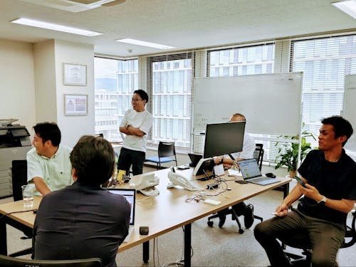 課題もチャンスもみんなで共有。いいアイデアが生まれます