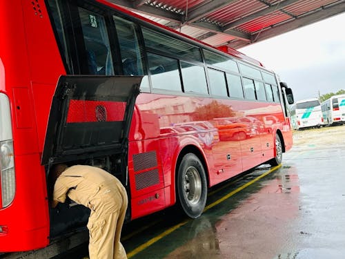 島中のバスのお医者さん