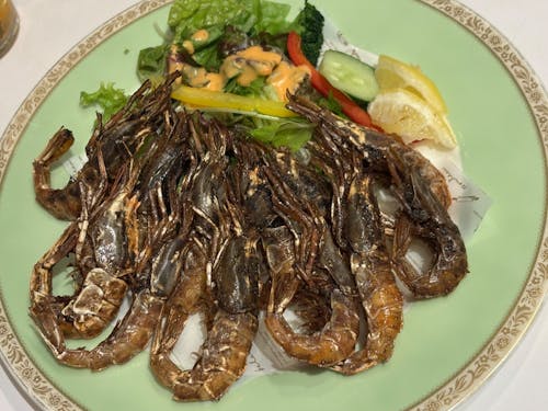 協賛食材を使ったお料理の一例(ガサエビの唐揚げ)