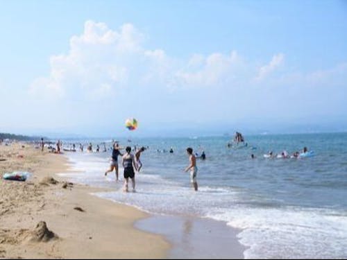 環境省の「快水浴場100選」にも認定された島尾海水浴場