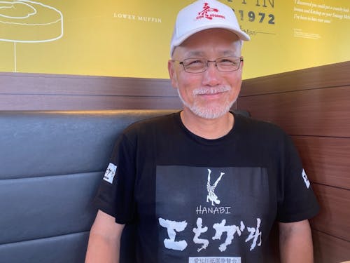 愛知川祇園納涼花火大会副会長の中村さん。木のおもちゃ作家の一面も持つ。