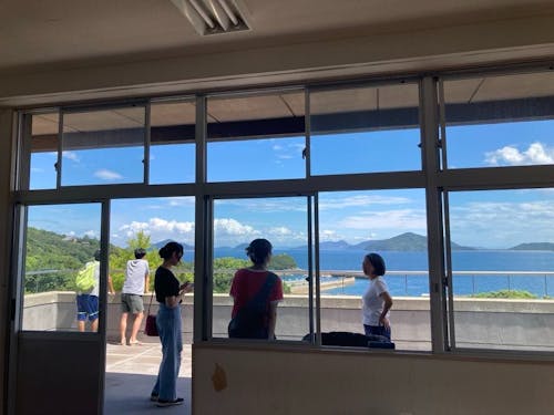 瀬戸内海を見渡せる音楽室