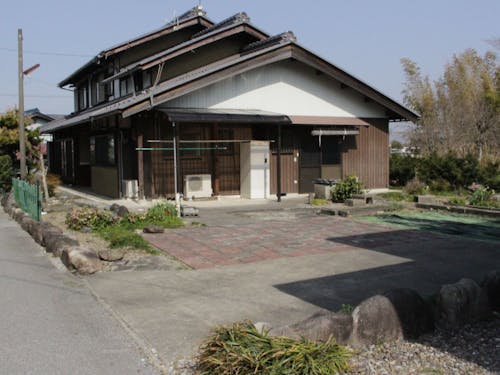 家東側のスペース