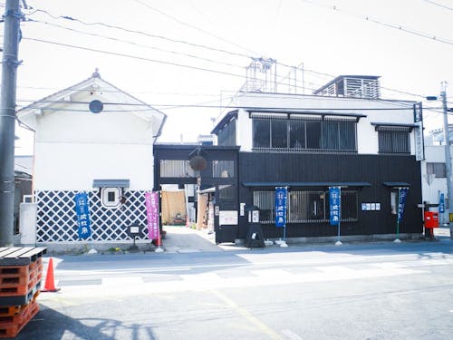 江戸時代の安政6年（1859年）から続く「諏訪酒造」