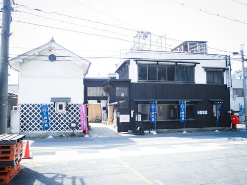 江戸時代の安政6年(1859年)から続く「諏訪酒造」