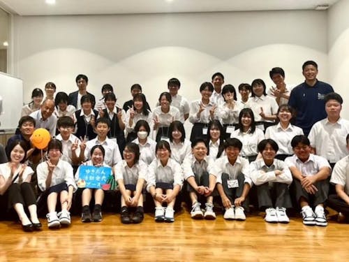 越後妻有地域の高校4校の生徒が参加しています