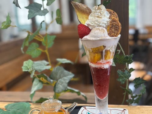 加賀の食材を贅沢に詰め込んだ🍓加賀パフェ2025🍓