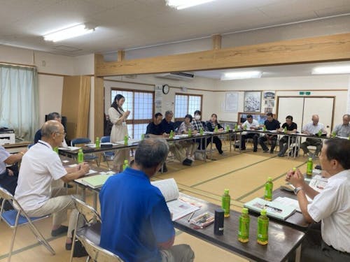 地域コミュニティの会議では地域を良くしようと活発な議論が生まれます