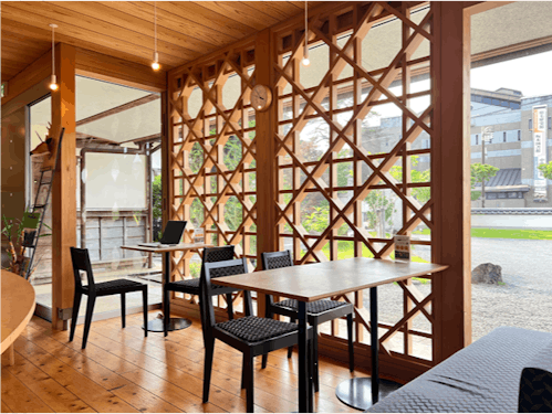 コワーキングの出来るカフェ