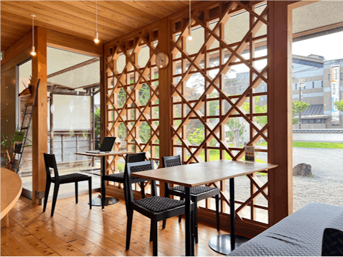 コワーキングの出来るカフェ