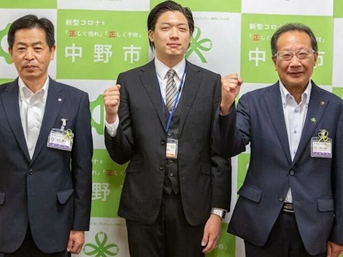 中野市地域おこし協力隊OB　村井さん（真ん中）