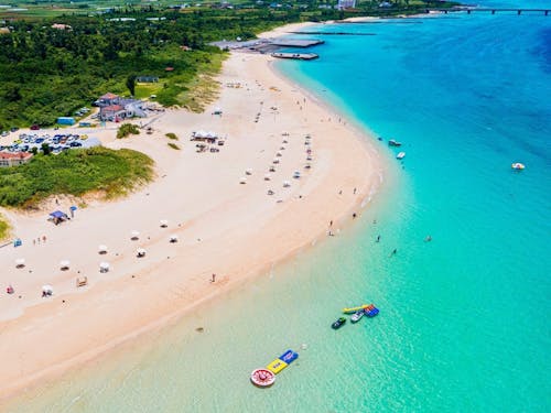 キラキラと輝く宮古ブルーの海