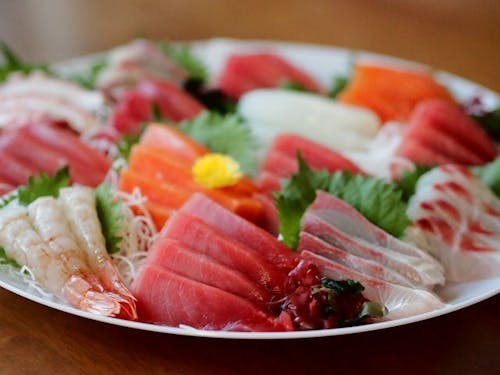 橋立漁港が市内にあり新鮮でおいしい海産物を食べることができます