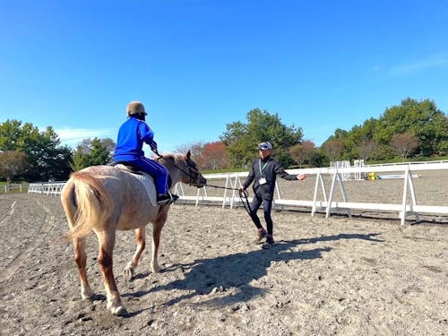 ライディングヒルズで乗馬レッスン