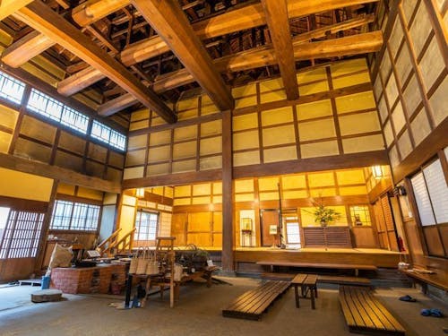 高さ14mもの吹き抜けの土間