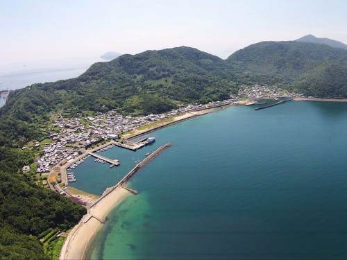 柳井港からフェリーで約1時間40分の平郡東地区