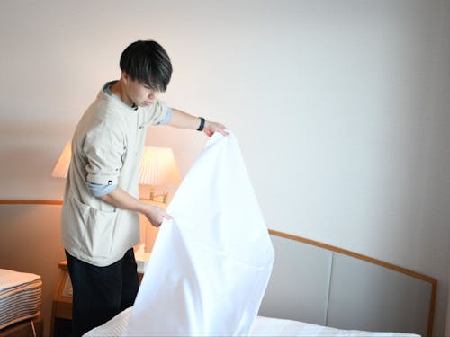 島のホテルで働く大人の島留学生