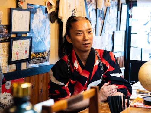 常連の小さな女の子に「友達になってあげる」と言われたと、嬉しそうに話す中元さん