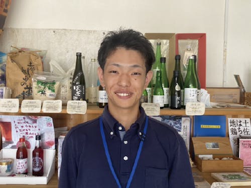 自然・食・人が魅力的なこの村での暮らしや日々の出来事を、笑顔で楽しく語ります！