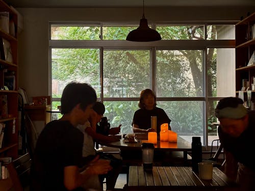 みずきんによる怪談ナイトの様子(小学生がネタをしっかり持ってきてくれました!)