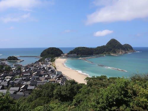 暮らしと海が隣り合う竹野の町