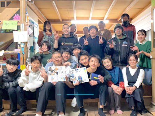 学生寮で暮らす離島留学生・生活を支える島ナビ隊とハウスキーパーさんや宿直スタッフ