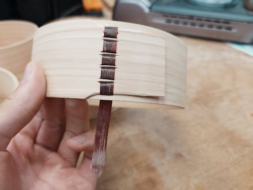 村には県認定の伝統工芸士の方がおり、山民の弁当箱「めんぱ」をつくっています