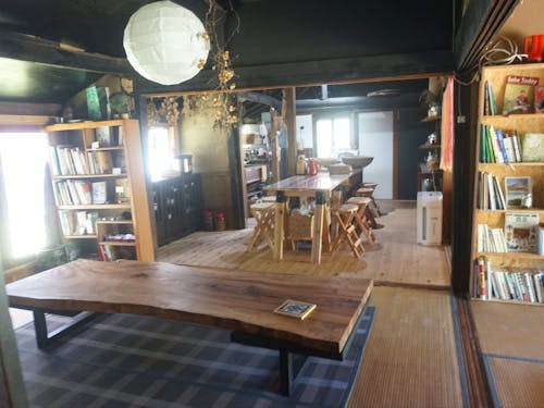 リビング（家具類は撤去済み）