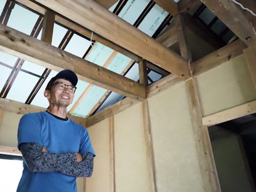 立派な梁が家を支える