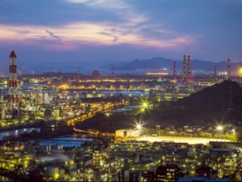 水島は戦前から工業のまちとして発展し、今では日本有数の臨海工業地帯へと成長