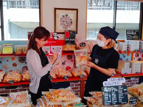 市内の店舗さんへ取材の様子📸