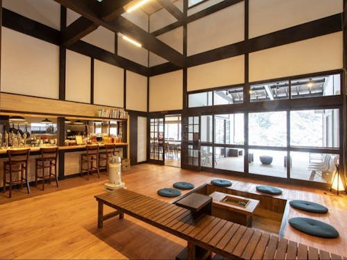 青木さんが運営する「かや山の家」