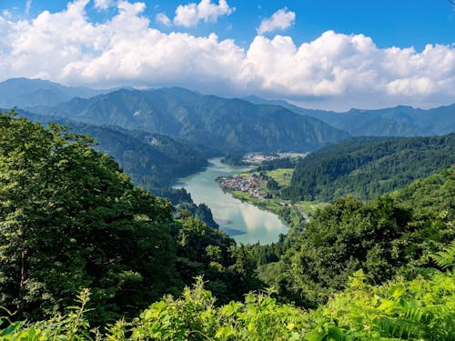雄大な自然が広がる金山町