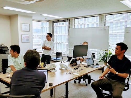 アイデアも課題もみんなで共有。何でも話せる雰囲気を大切にしています