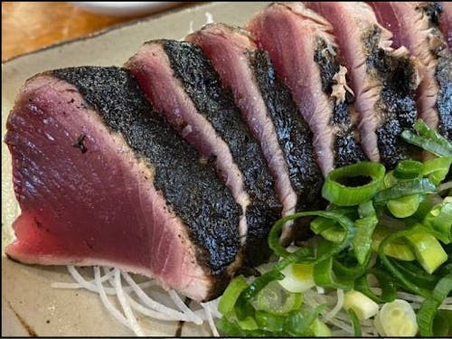 旨味がぎゅっとつまったカツオのたたき