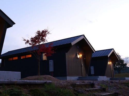 滞在中の宿泊施設は地域の高台に位置する「勢山荘」バンガローです!