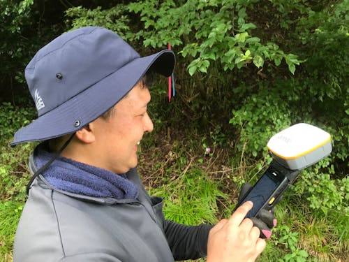 現場管理職員:GPS機器なども駆使して業務を進めます!