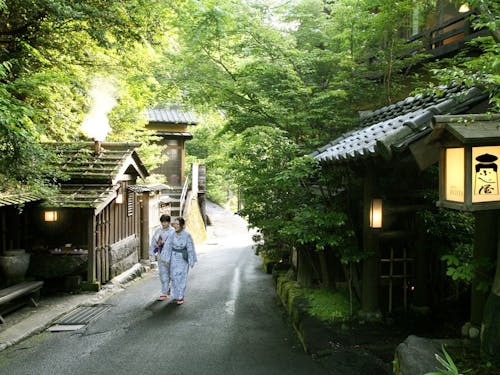 当日体験ツアーで回る、黒川温泉街の風景